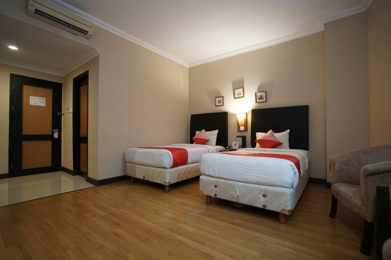 Capital O 1128 Hotel Imara 팔렘방 외부 사진