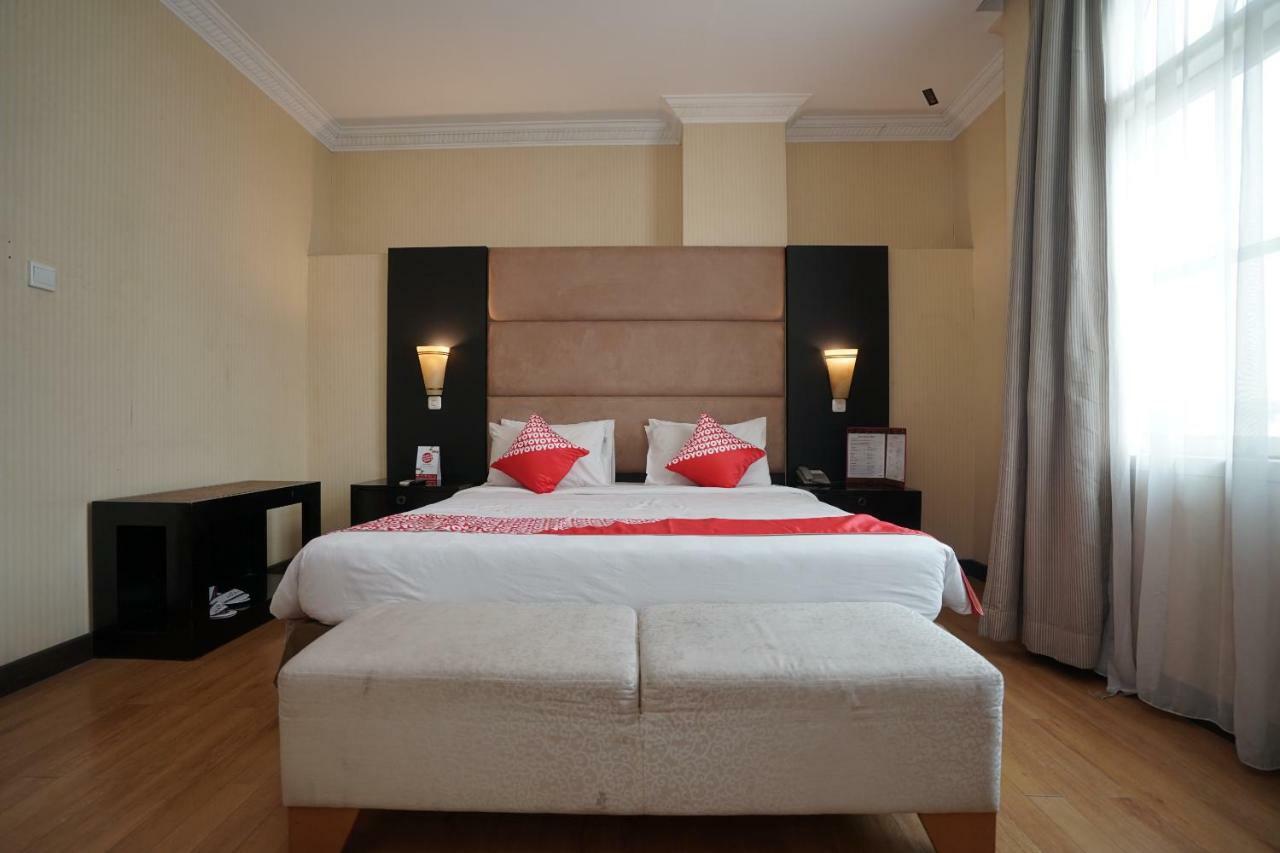 Capital O 1128 Hotel Imara 팔렘방 외부 사진