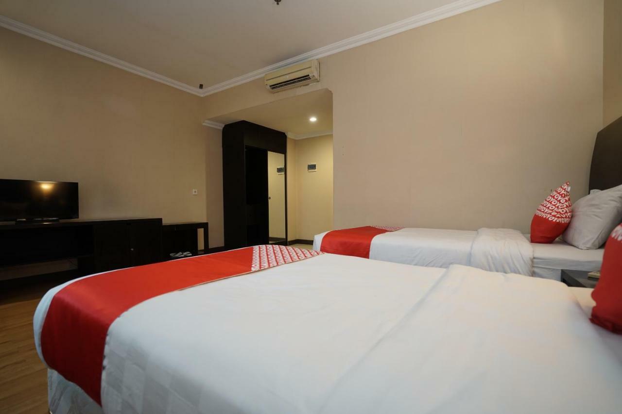 Capital O 1128 Hotel Imara 팔렘방 외부 사진