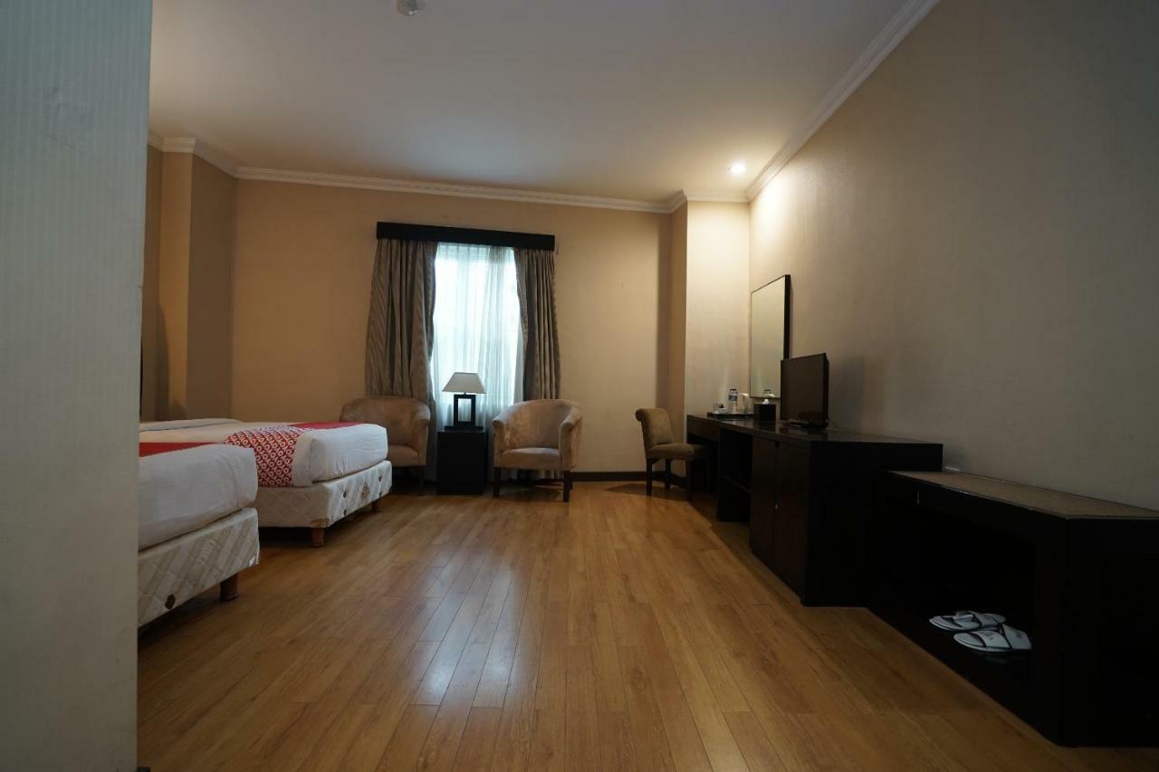 Capital O 1128 Hotel Imara 팔렘방 외부 사진