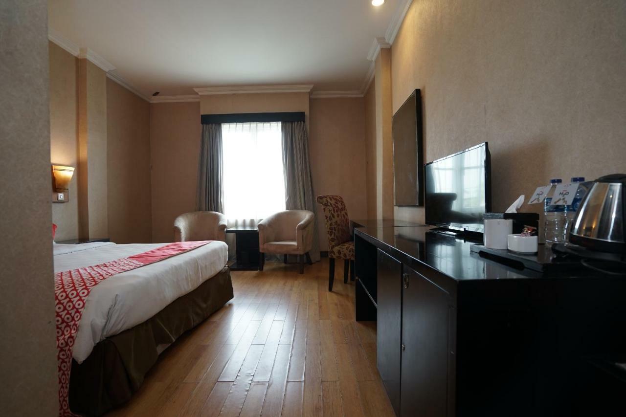 Capital O 1128 Hotel Imara 팔렘방 외부 사진