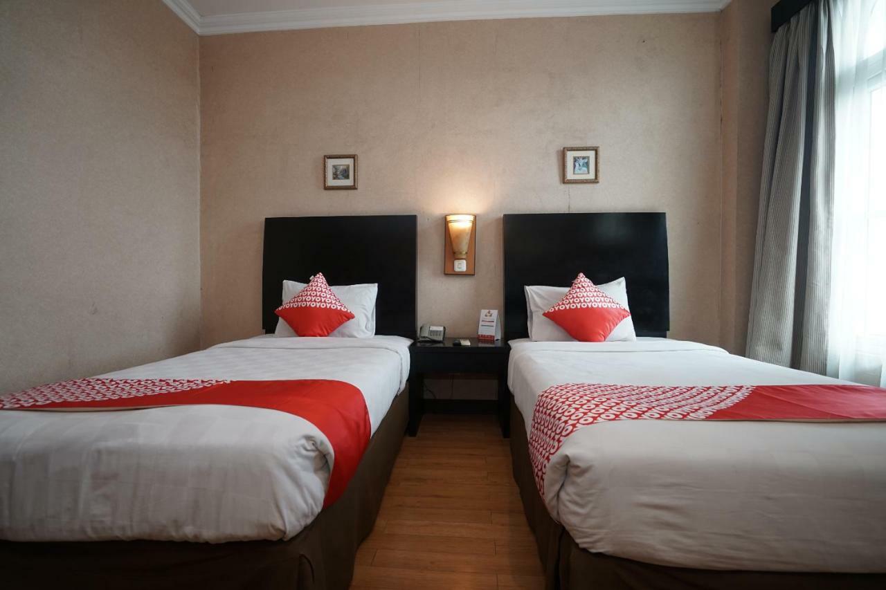Capital O 1128 Hotel Imara 팔렘방 외부 사진